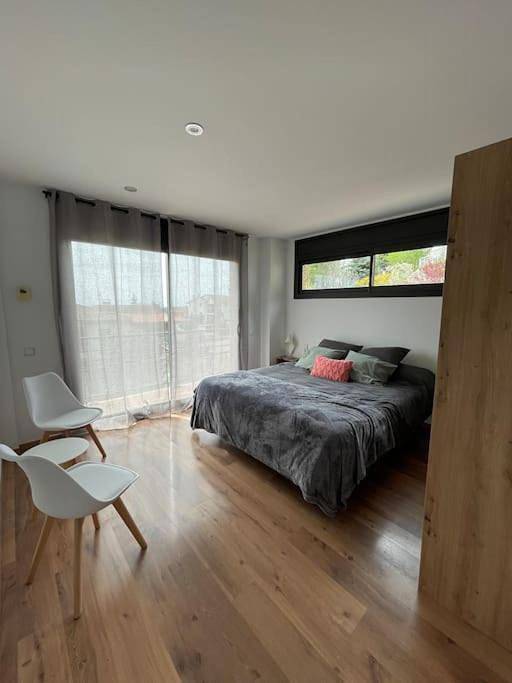 Four-Bedroom House in Berga, Barcelona Provinz