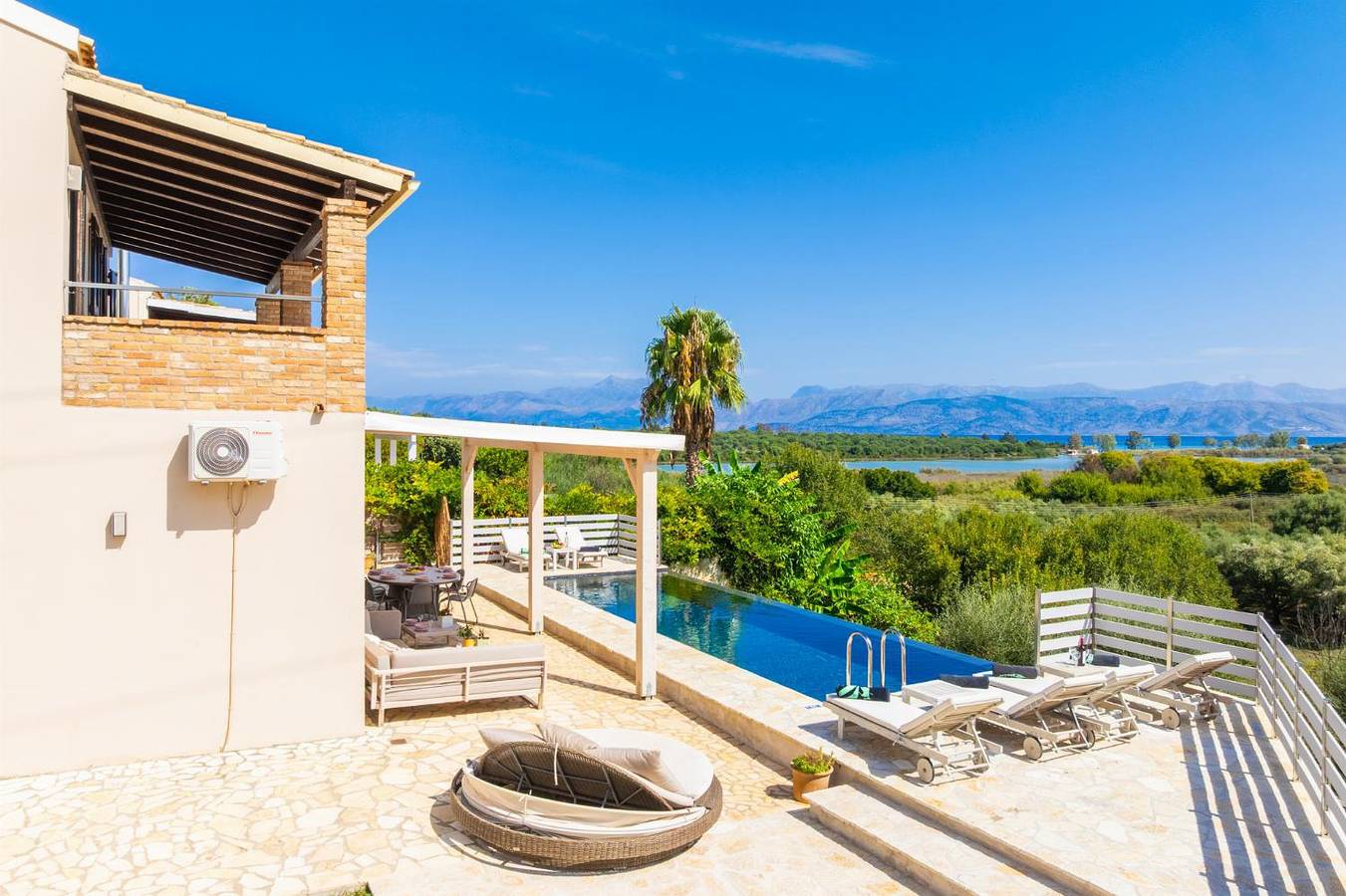 Villa pour 7 personnes avec terrasse in Corfou