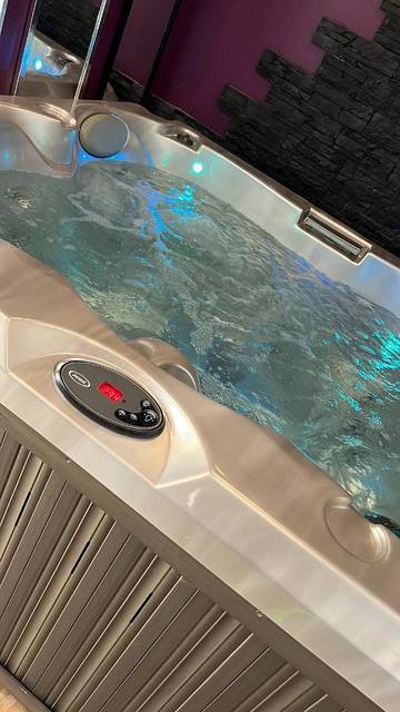 Gîte pour 2 personnes, avec jacuzzi et terrasse à Vitrolles