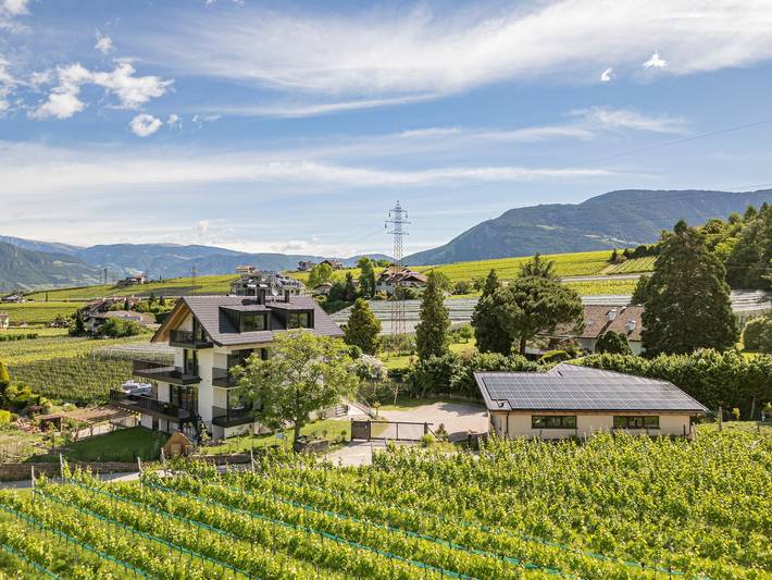 Entire studio, Studio 'Auer' with Mountain View, Private Garden and Wi-Fi in Girlan, Eppan an der Weinstraße