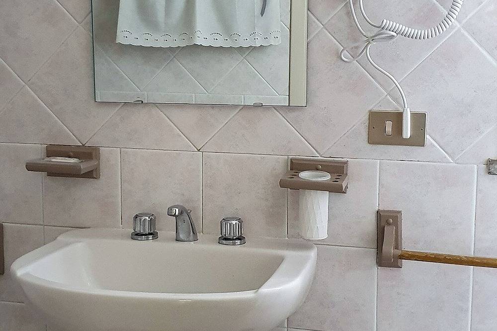 The Lover House - A Charming Retreat Between Nature and Relaxation in Terni, Terni Province
