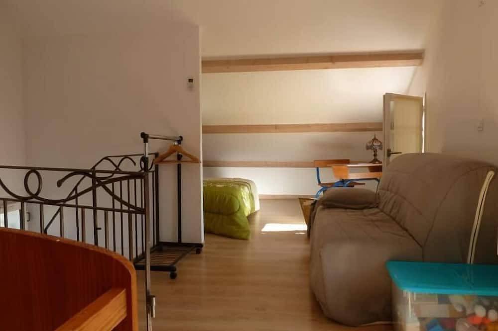 Dans St Florent  Villa T3 Piscine Chauffee  Jardin Privatif   Wi-Fi in Saint-Florent, Région de Calvi