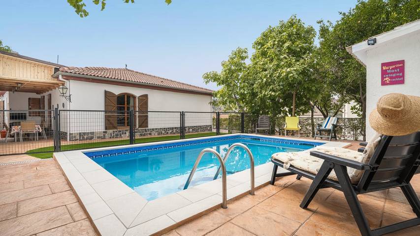 Villa pour 10 personnes, avec balcon/terrasse et piscine - 1
