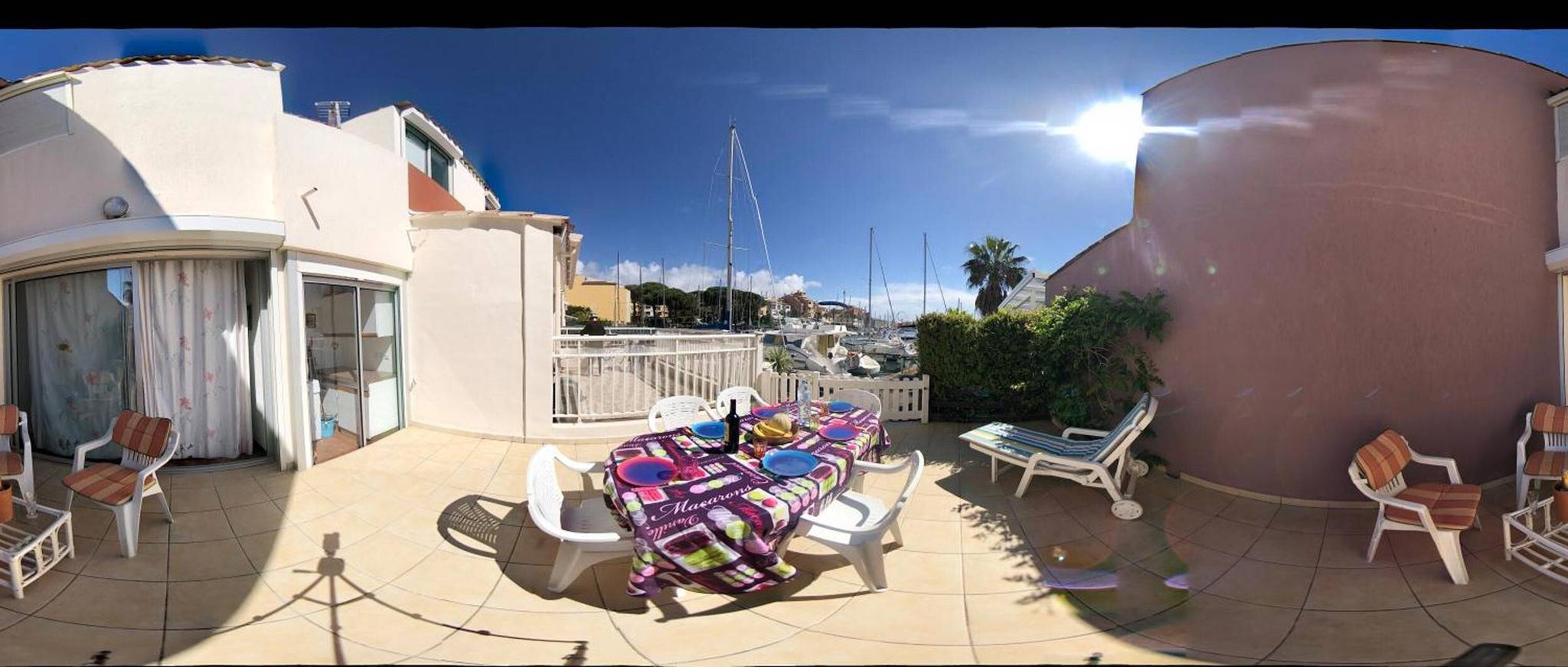 Appartement entier, Appartement « Marina Oportoducap » avec vue sur le lac, terrasse privée et climatisation in Cap d'Agde, Agde