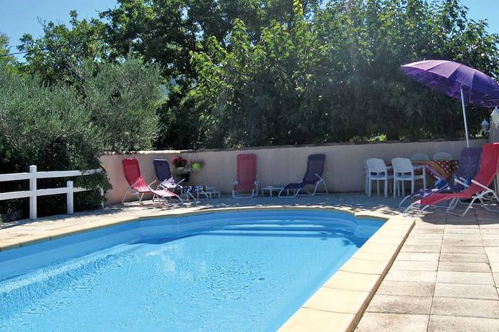 Location de vacances pour 6 personnes, avec Balcon/Terrasse ainsi que Terrasse et Jardin à Forcalqueiret