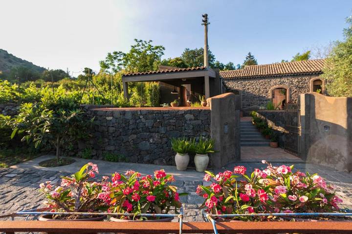 Villa per 4 persone, con giardino e panorama in Viagrande