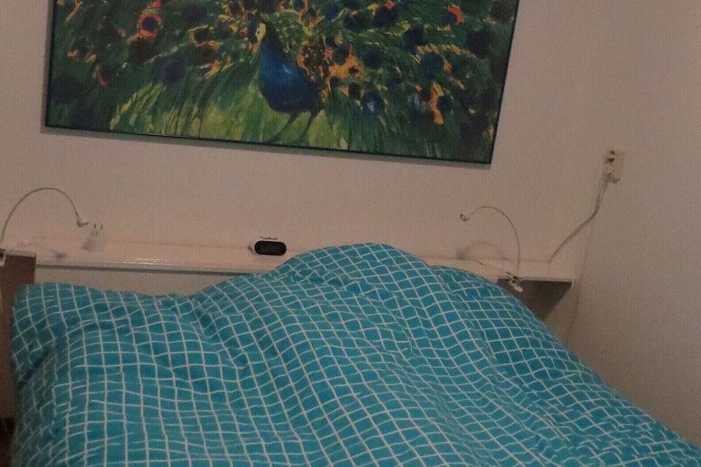 Chalet with garden, views, wifi, Leeuwarden Franeker Harlingen in Menameradiel, Niederländische Nordsee