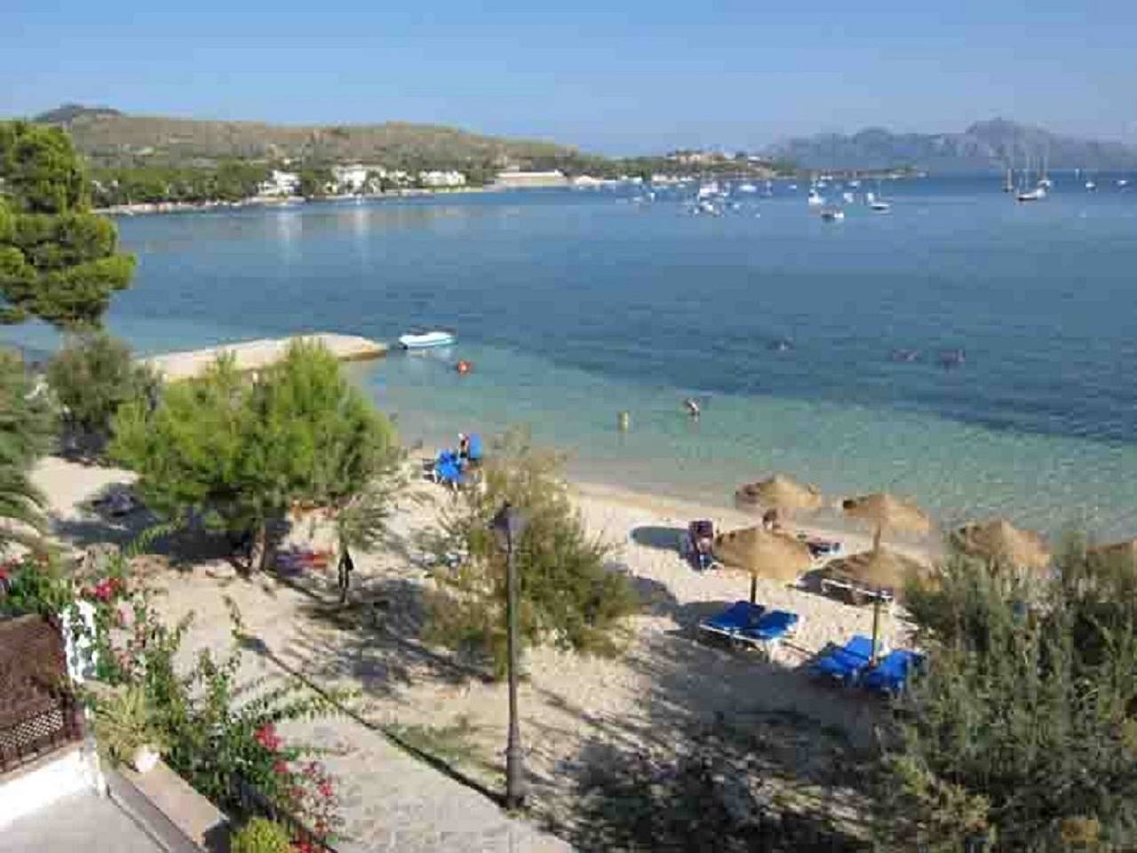 Entire apartment, Apartment 'Voramar 33A Joana Duplex' with Sea View, Private Terrace and Wi-Fi in Port de Pollença, Pollença