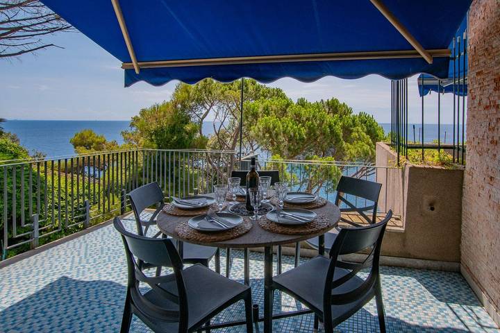 Appartamento per 5 persone, con terrazza in Bergeggi