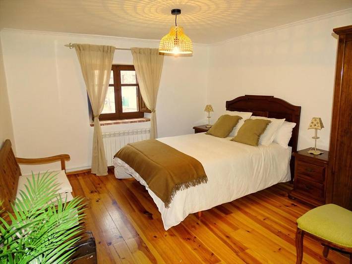 Casa rural para 16 personas, con Balcón además de Terraza y Vistas en Abejar
