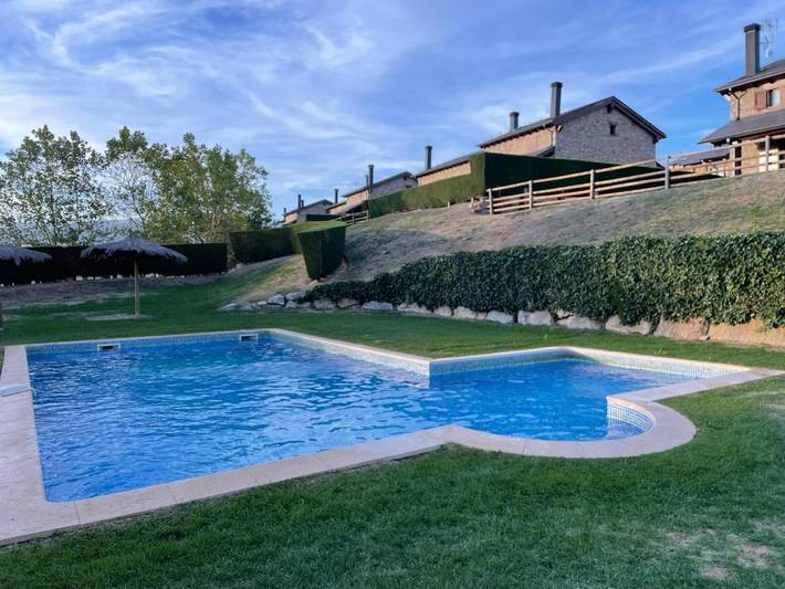 Appartement de vacances pour 5 personnes, avec Balcon et Terrasse ainsi que Jardin et Piscine
