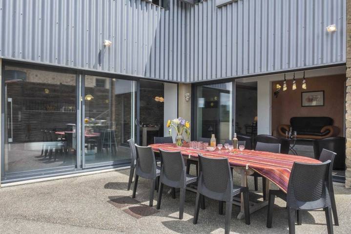 Gîte pour 10 personnes, avec Terrasse et Piscine
