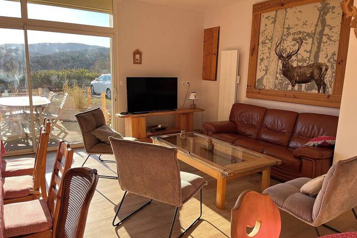 Appartement entier, Appartement plein-pied, avec terrasse lumineux et spacieux, vue dégagée in Saint-Nectaire, Parc naturel régional des Volcans d'Auvergne