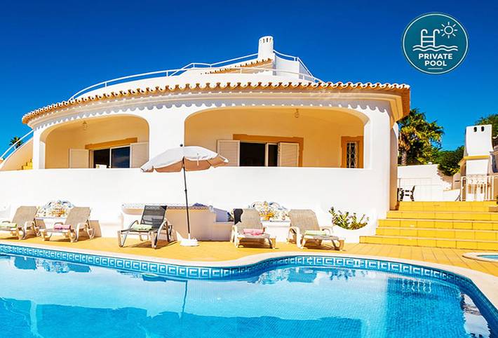Casa de vacaciones para 14 personas, con Balcón además de Terraza y Jardín en Guia