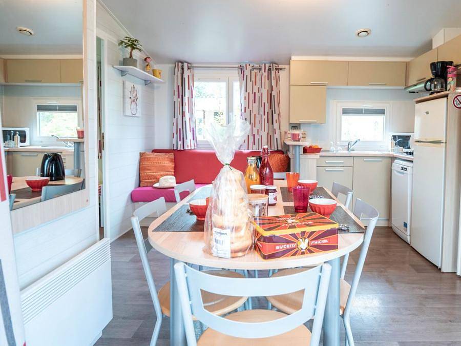 Camping Les Calquières - Mobilheim 6 personen - Confort Cosy bei Ankunft am Samstag in Sévérac-le-Château, Parc naturel régional des Grands Causses