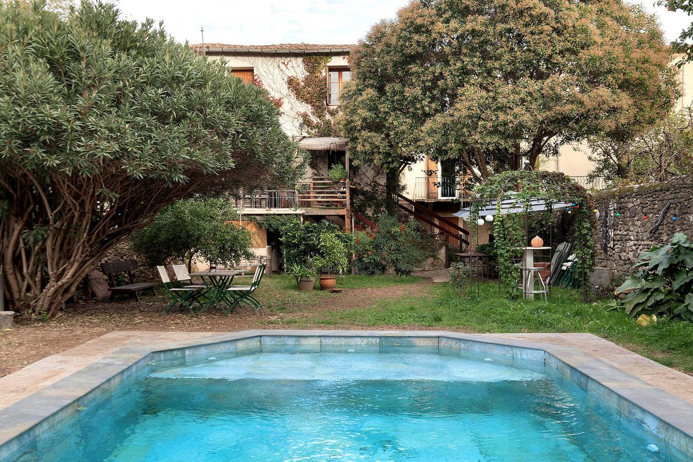 Gîtes de la Soulondre: casa vacacional con vistas a la montaña, piscina compartida y Wi-Fi in Lodève, Región de Lodève