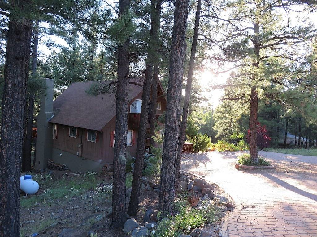 Cool Summer Chalet Getaway in Munds Park, Oak Creek Canyon