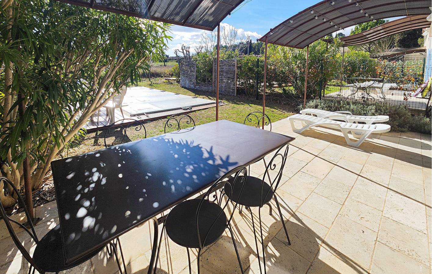 Appartement de luxe avec piscine et parking, 1.5km de Coustouge in Jonquières (Languedoc-Roussillon), Côte méditerranéenne (France)