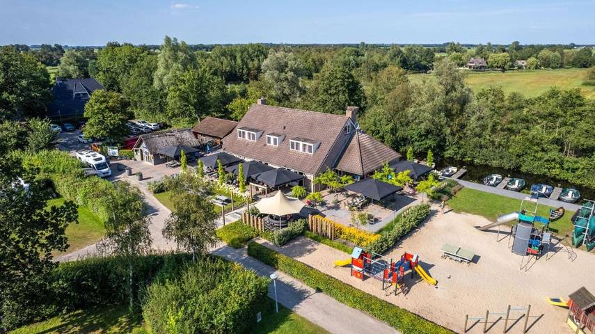 Ferienhaus für 2 Personen, mit Terrasse und Garten in Ossenzijl
