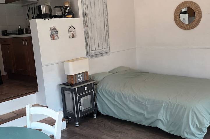 Gîte pour 2 personnes, avec jacuzzi et terrasse à Le Revest-les-Eaux - 3