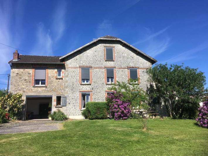 Gîte pour 5 personnes, avec jardin à Augne