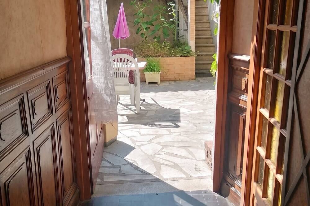 Entire apartment, Homerez - Studio in Néris-les-Bains in Néris-les-Bains, Montluçon region