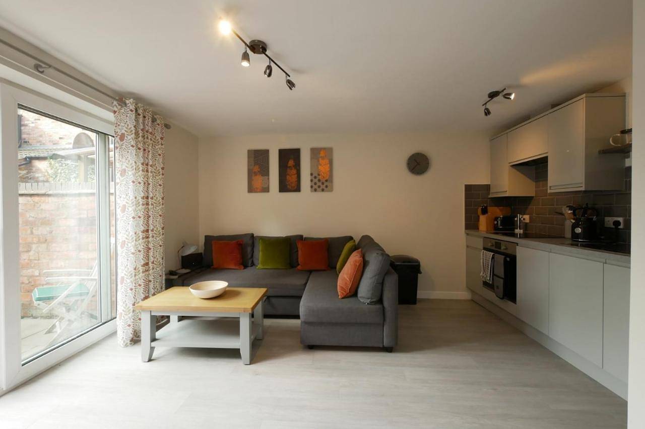 Entire apartment, Crewe Short Lets 8 Victoria Court, Crewe in Crewe, Cheshire East