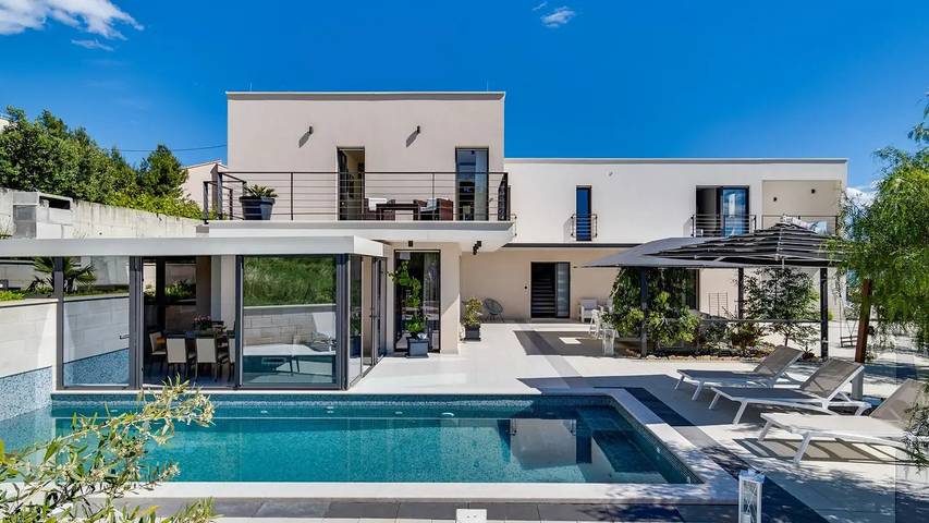 Villa für 8 Personen, mit Pool und Balkon sowie Sauna und Garten - 1