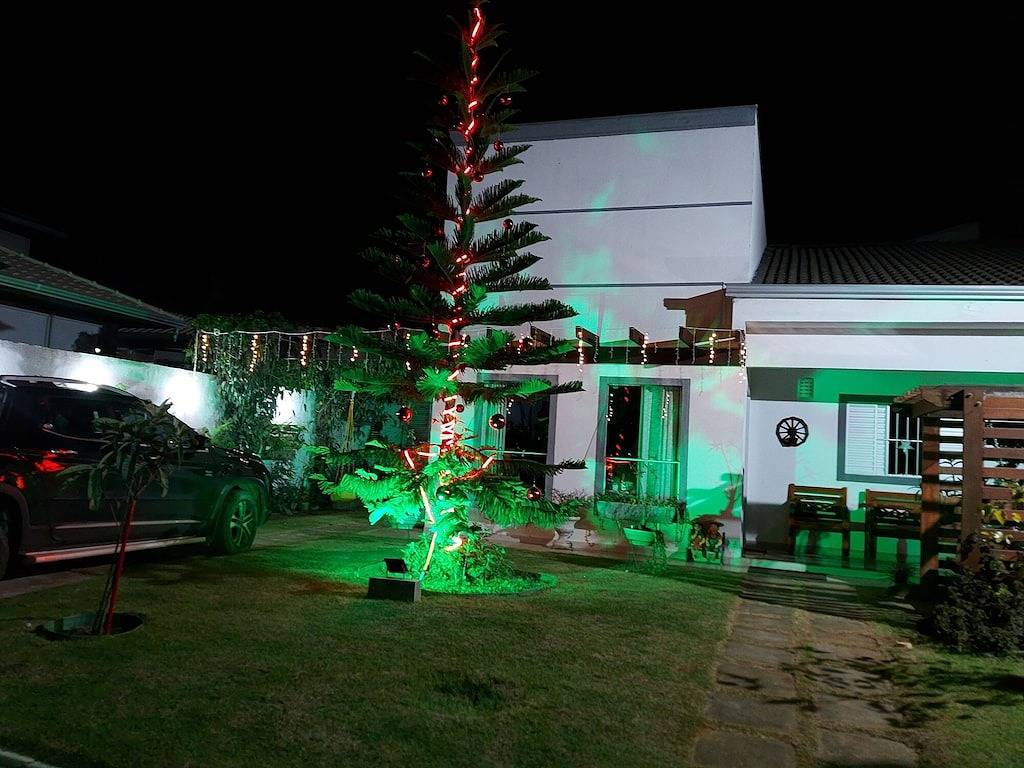 Haus in Eigentumswohnung, Sicherheit, halb neues Eigentum, innerhalb der Stadt 15 Plätze. in Chapada dos Guimarães, Mato Grosso