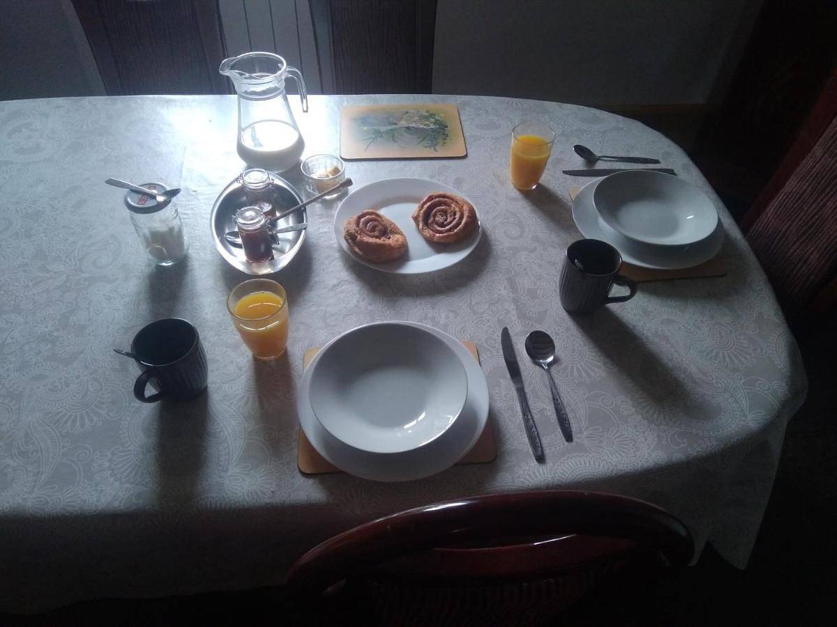 Budget Single Room in Arrènes, Région de Guéret