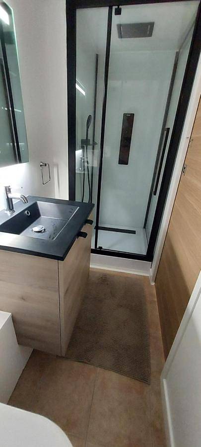 Appartement entier, Two-Bedroom Apartment in Coupvray, Seine-et-Marne