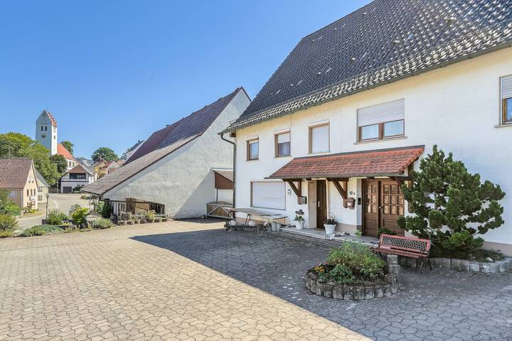 Ganze Wohnung, Apartment „Victoria “ mit privater Terrasse, Balkon und Wlan in Scheer, Region Bodensee-Oberschwaben