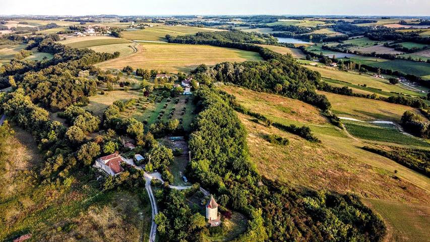 Gîte pour 5 personnes, avec piscine ainsi que terrasse et jardin à Galapian