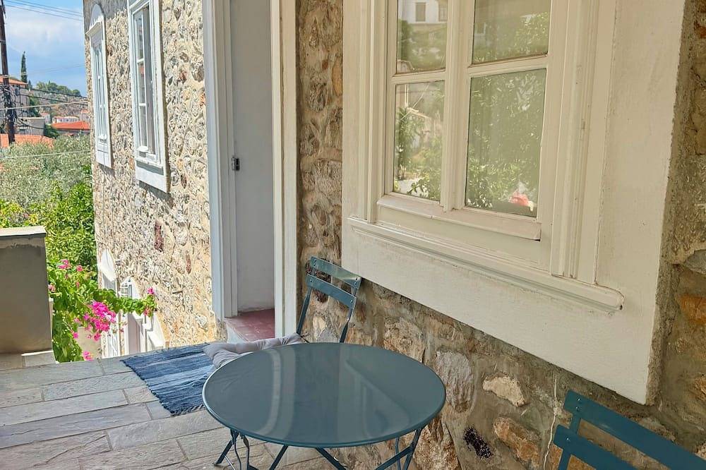 Alex's traditional summerhouse in Hydra