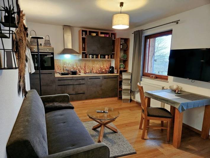 Ganze Wohnung, Ferienwohnung 'Peppi's Waldblick' mit Bergblick, privater Terrasse und Wlan in Lauterbach, Vogelsberg Region