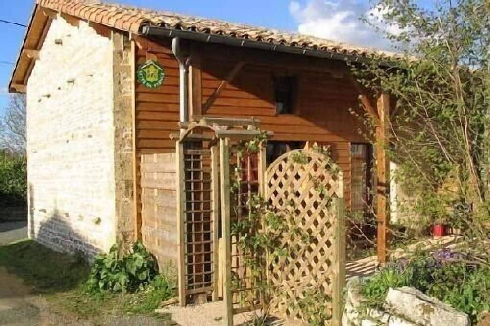 Petit gîte 3 épis à Ruisseau, au coeur du Poitou-Charentes. Ouvert toute l'année in Lezay, Région de Niort