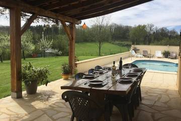Location de vacances pour 7 personnes, avec jardin à Loupiac (Lot)