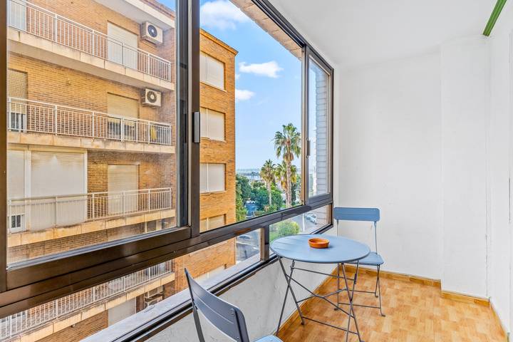 Apartamento En Un Hotel 'Unique Hotel Apartment 3-2' Con Balcón, Wi-Fi Y Aire Acondicionado in Torrevieja Centro, Torrevieja