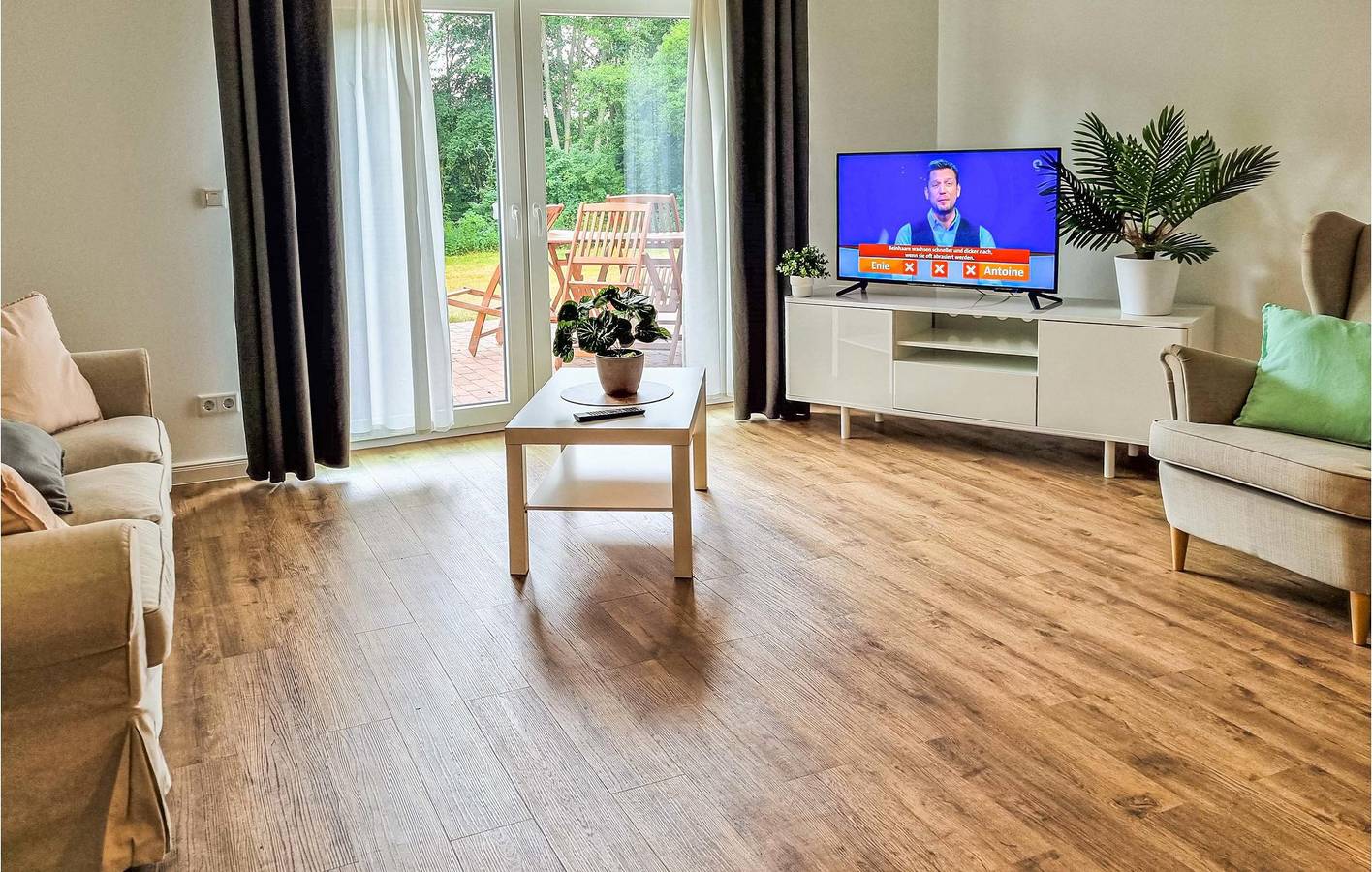 Ganze Ferienwohnung, Charmante Wohnung mit Terrasse, Parkplatz & WiFi bei Passow in Passow, Ludwigslust-Parchim
