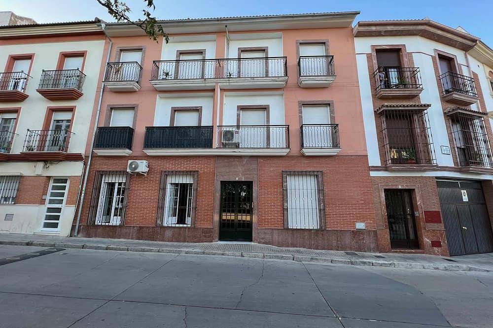Entire apartment, Apartment El Llano Center in Lucena, Sierras Subbéticas