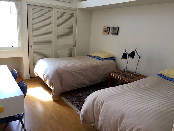 Vacation rental for 4 people, with balcony and yard in Berkeley