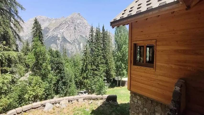 Chalet pour 15 personnes, avec Balcon ainsi que Terrasse et Jardin à Puy-Saint-Vincent - 2