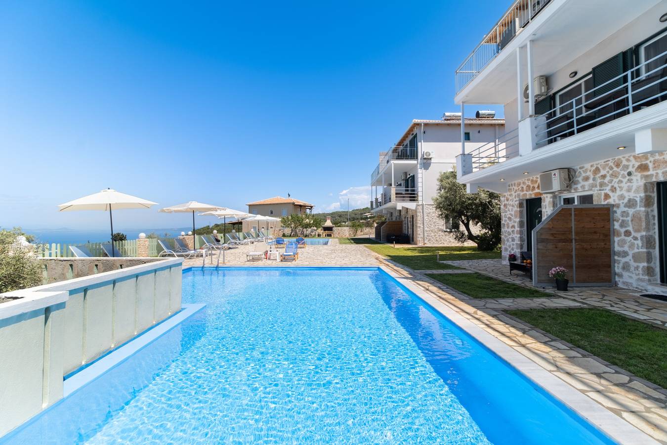 Entire apartment, Apartment "Superior Apartment A" close to the Beach with Shared Pool & Wi-Fi in Greece