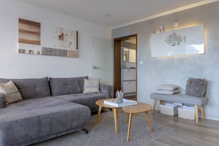 Ganze Wohnung, Moderne 2-Zimmerwohnung in Westerland, in direkter Strandlage mit Balkon. in Westerland, Sylt (Gemeinde)