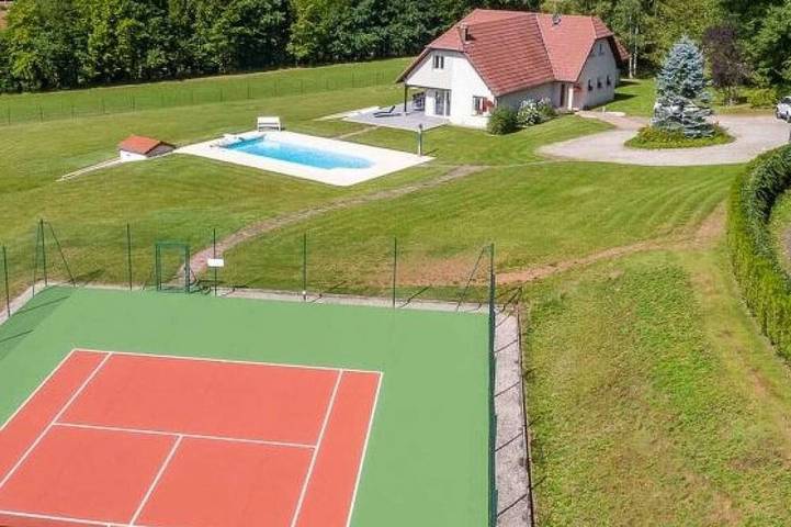 Ferienhaus für 10 Personen, mit Balkon und Garten