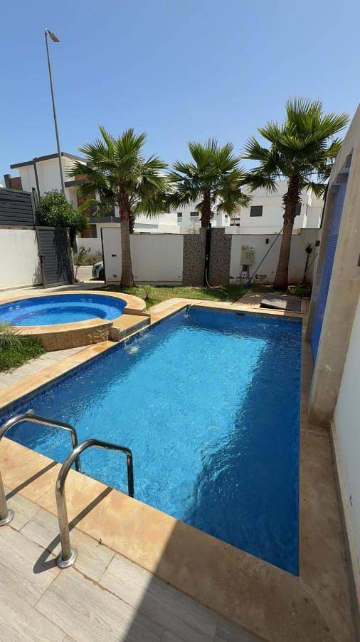 Chalet para 7 personas, con jardín y vistas además de piscina y terraza - 1