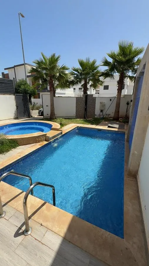 Chalet para 7 personas, con piscina y vistas además de terraza y jardín - 1