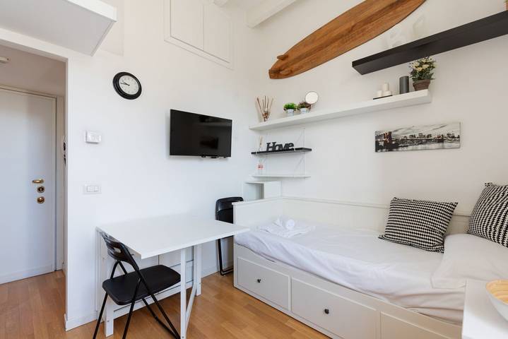 Appartamento intero, GuestHost - Mm Tolstoj Apartment - Milano in Giambellino-Lorenteggio, Milano