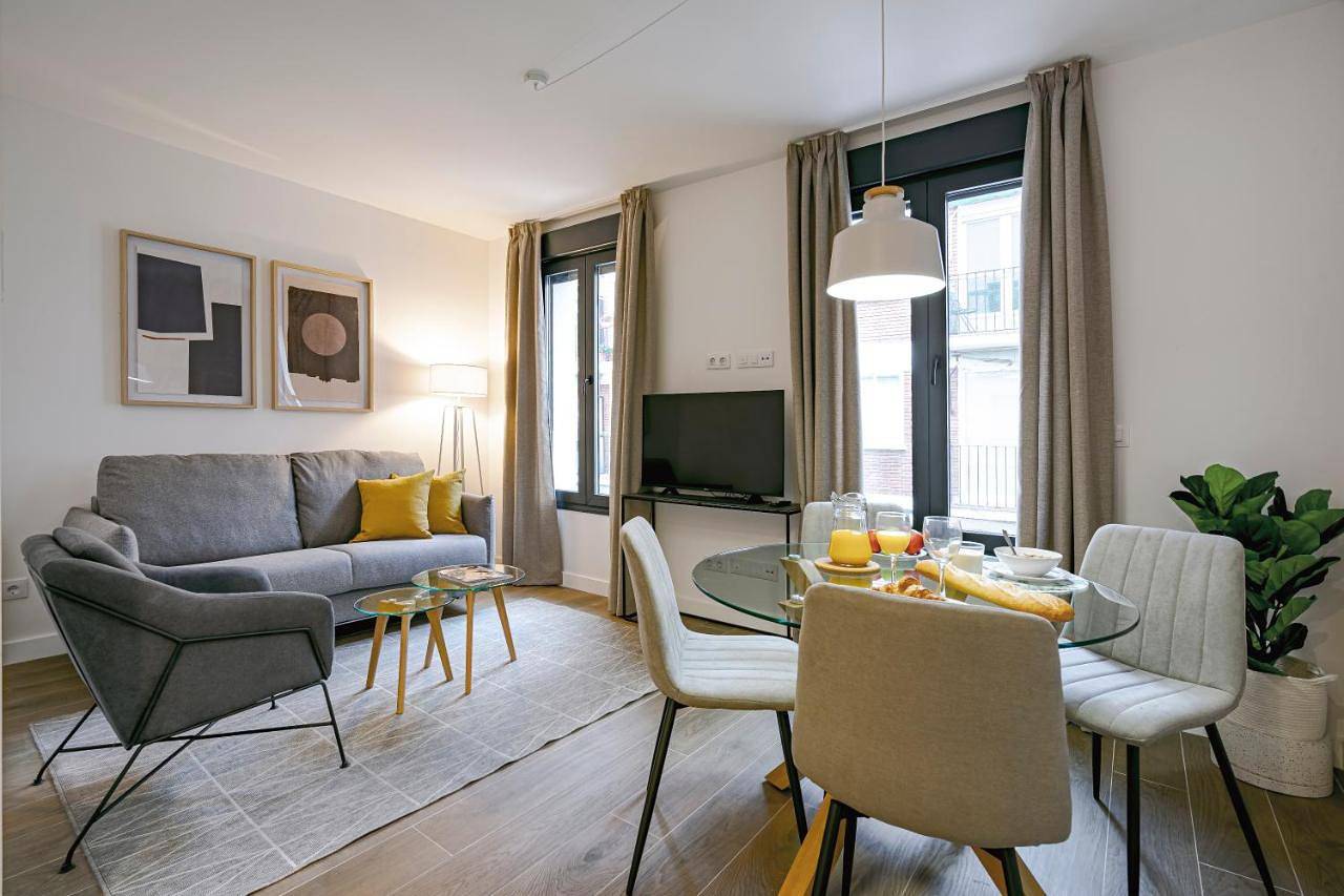 Apartment with Terrace in Tetuán, Madrid