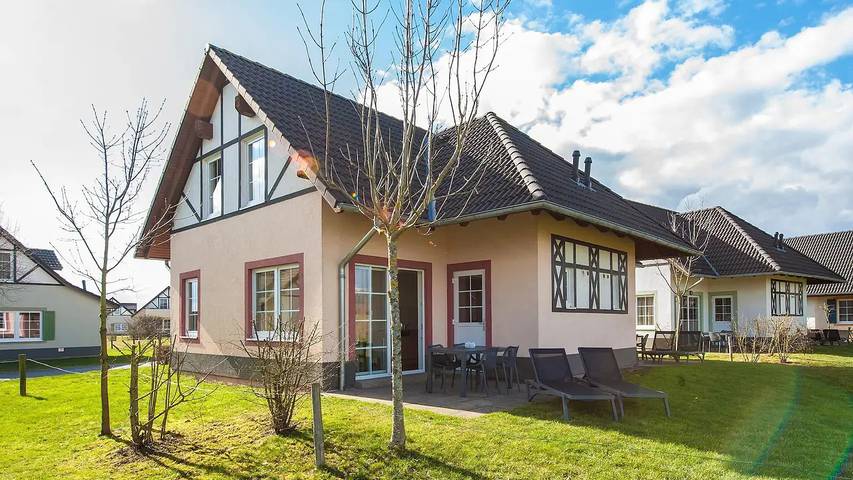 Maison de vacances pour 4 personnes, avec piscine ainsi que jardin et sauna, animaux acceptés - 1